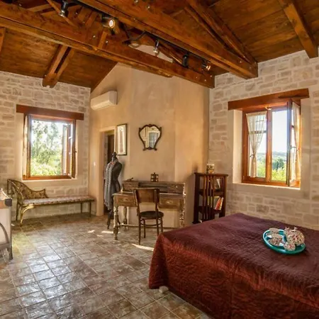 Vila Cretan Stone Built Agapi